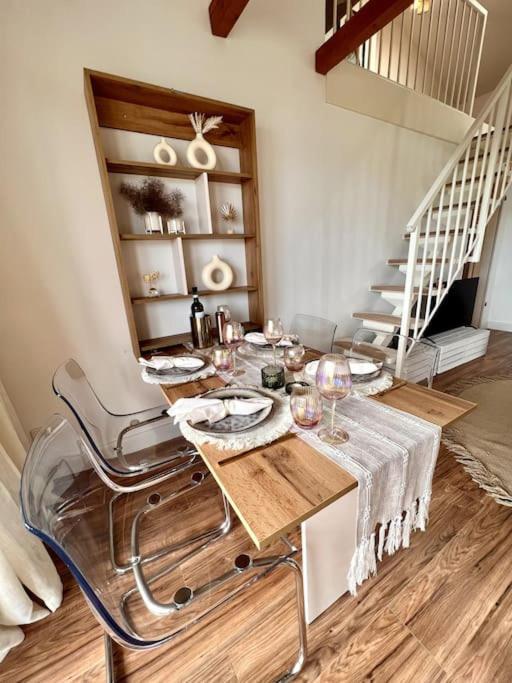 Bali Home Stylische Wohnung Mit Terrasse Schönefeld Exteriör bild