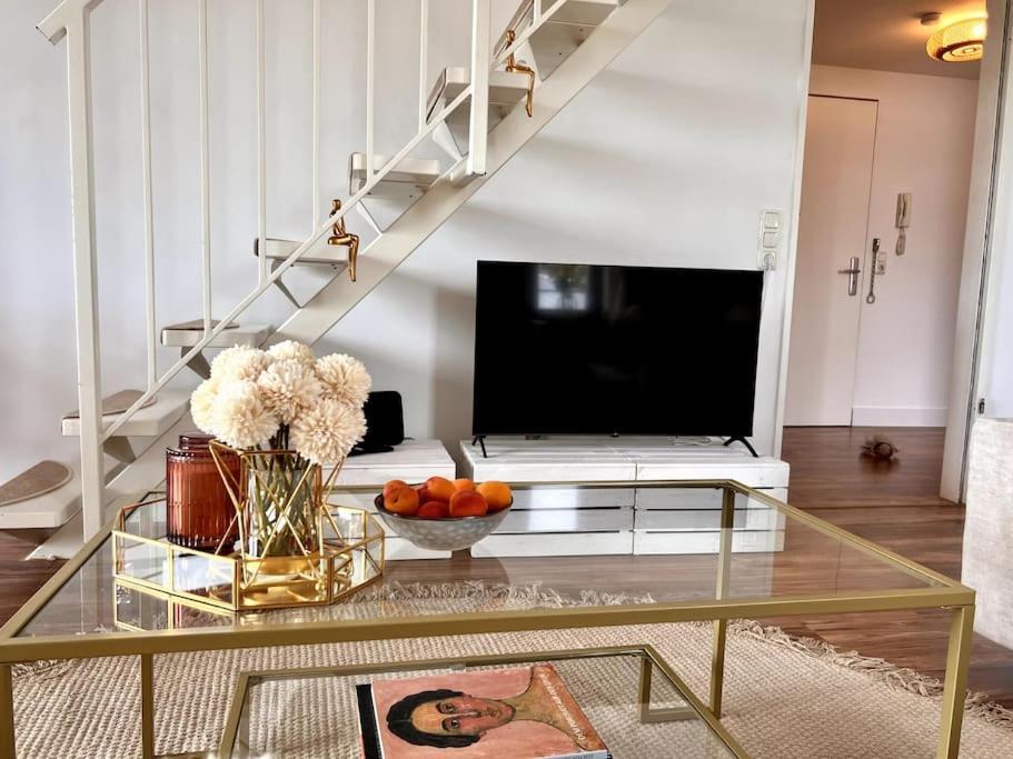Bali Home Stylische Wohnung Mit Terrasse Schönefeld Exteriör bild