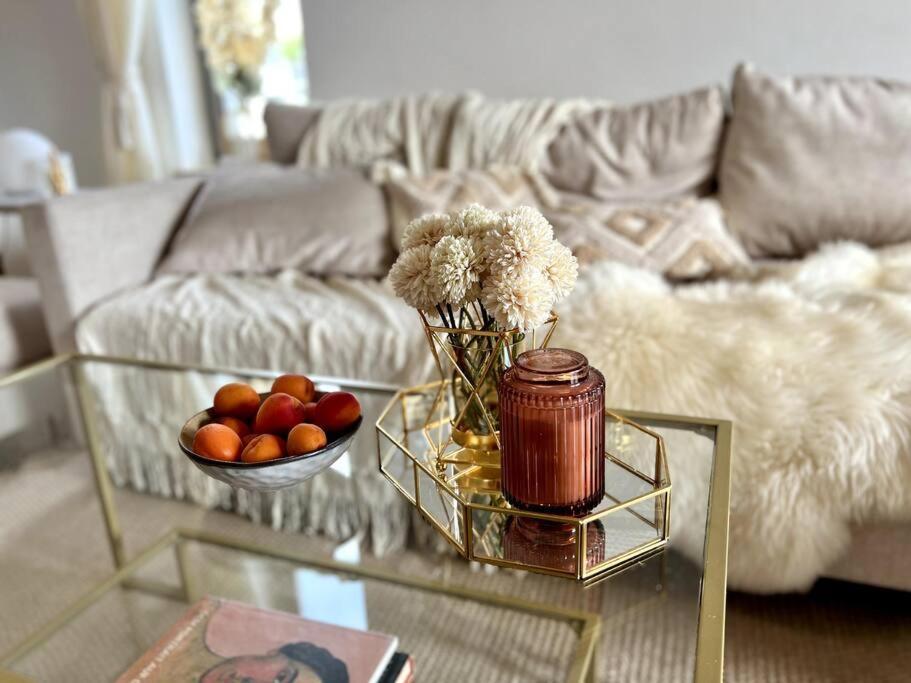 Bali Home Stylische Wohnung Mit Terrasse Schönefeld Exteriör bild