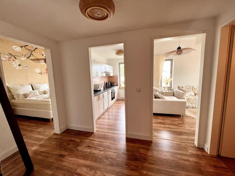 Bali Home Stylische Wohnung Mit Terrasse Schönefeld Exteriör bild