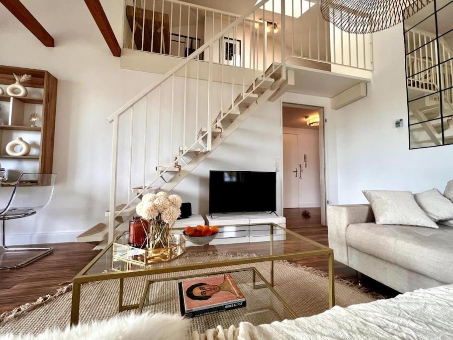 Bali Home Stylische Wohnung Mit Terrasse Schönefeld Exteriör bild