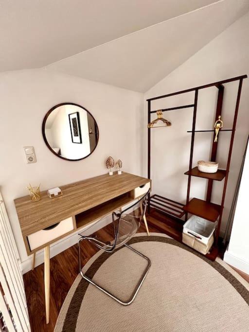 Bali Home Stylische Wohnung Mit Terrasse Schönefeld Exteriör bild