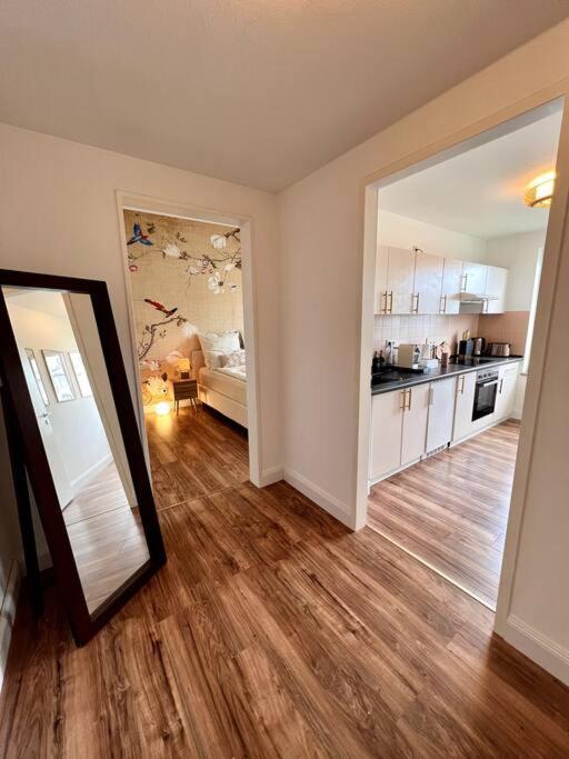 Bali Home Stylische Wohnung Mit Terrasse Schönefeld Exteriör bild