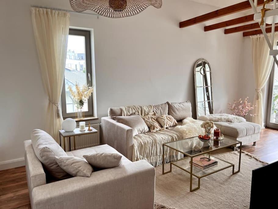 Bali Home Stylische Wohnung Mit Terrasse Schönefeld Exteriör bild